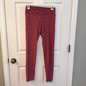 LulaRoe pink leggings with rope pattern. One Size.